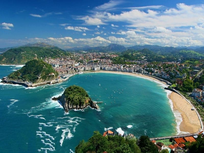 La Concha Beach in San Sebastian is one of the most visited places in Spain and one of the most beautiful beaches in Europe.