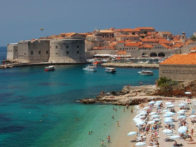Dubrovnik is more expensive for a vacation than Zagreb. 